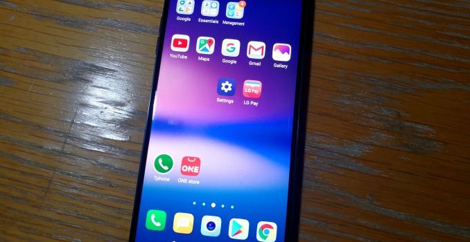 Hands on with the LG V30/V30+: 6-inch OLED 2880x1440 Display, Quad DAC, IP68, Daydream VR