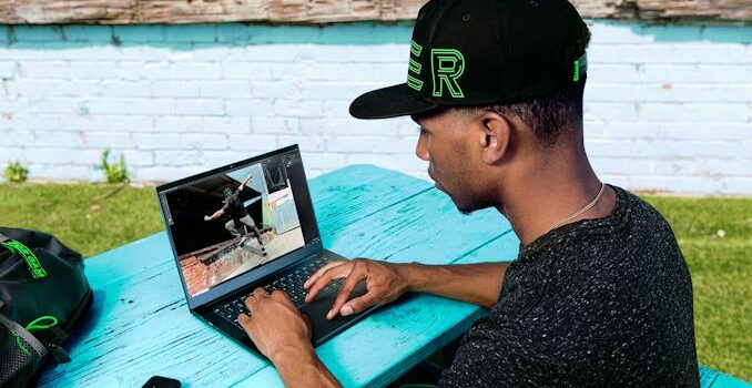 Razer Updates The Blade 14 With Ryzen 9 7940HS, Up to RTX 4070 and 32 GB DDR5-5600
