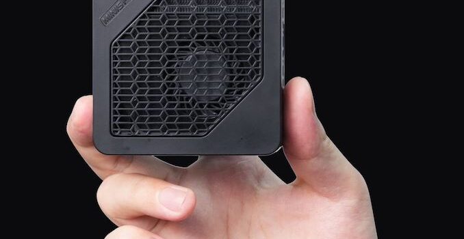 Palm-Sized Minisforum EM680 Desktop PC Packs AMD's Ryzen 7 6800U and USB4
